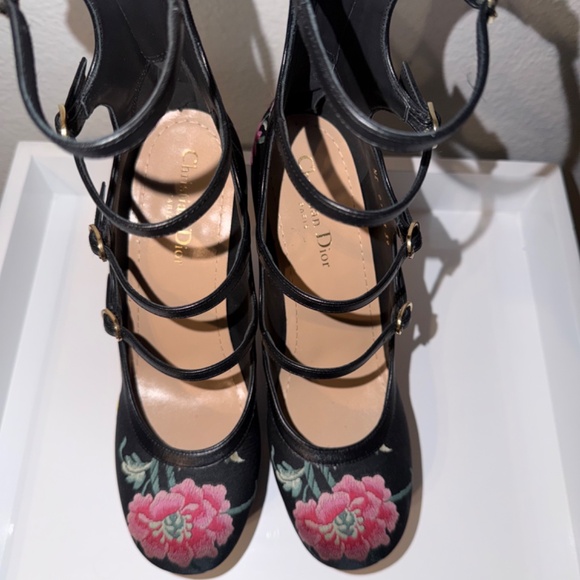Christian Dior Floral Satin Pumps - Picture 2 of 4